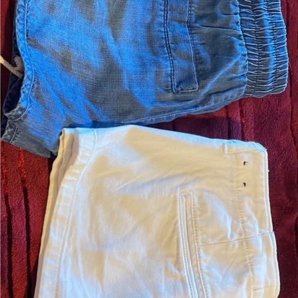 (NEW)HOLLISTER White size 7 blue size M Shorts